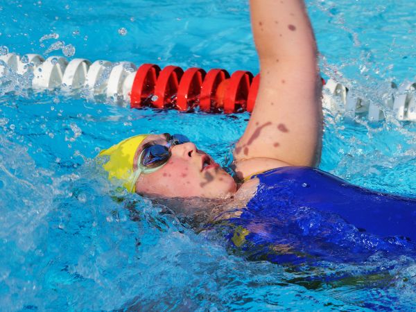 Nauka pływania: Przewodnik dla początkujących po pływaniu