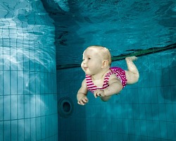 Prawda o tym, dlaczego noworodki czują się tak dobrze w wodzie
